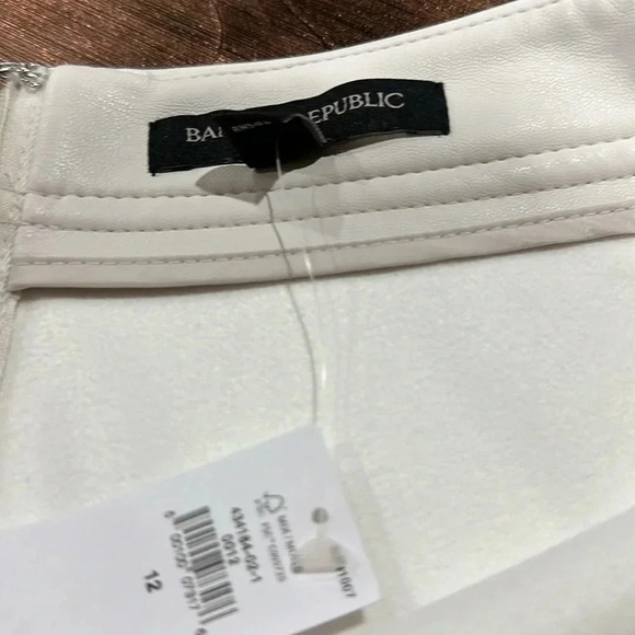 NWT Banana Republic Vegan Leather Midi
Skirt cream - Picture 7 of 7